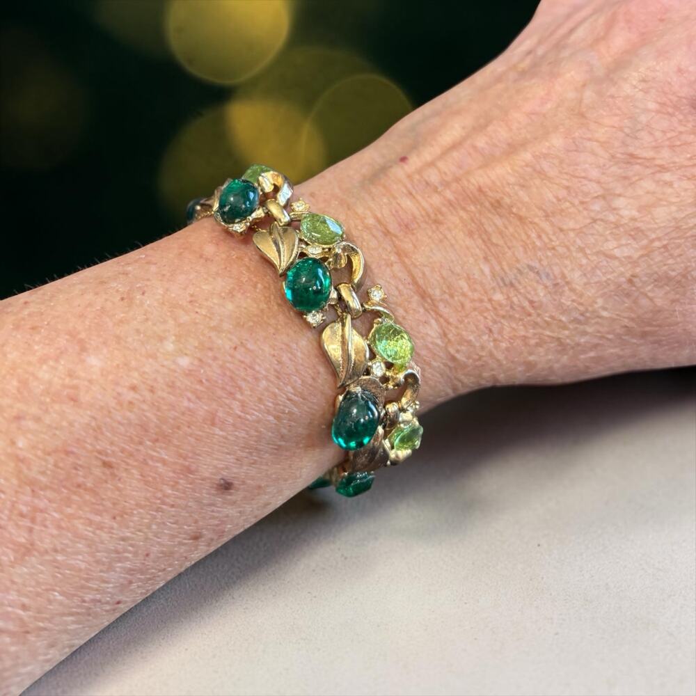 Signed Trifari Emerald Green Art Glass Leaf Bracelet Gold Tone 1950s Garden